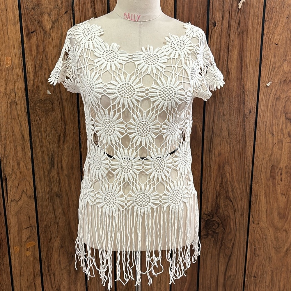 Daisy White Crochet fringe top women size L